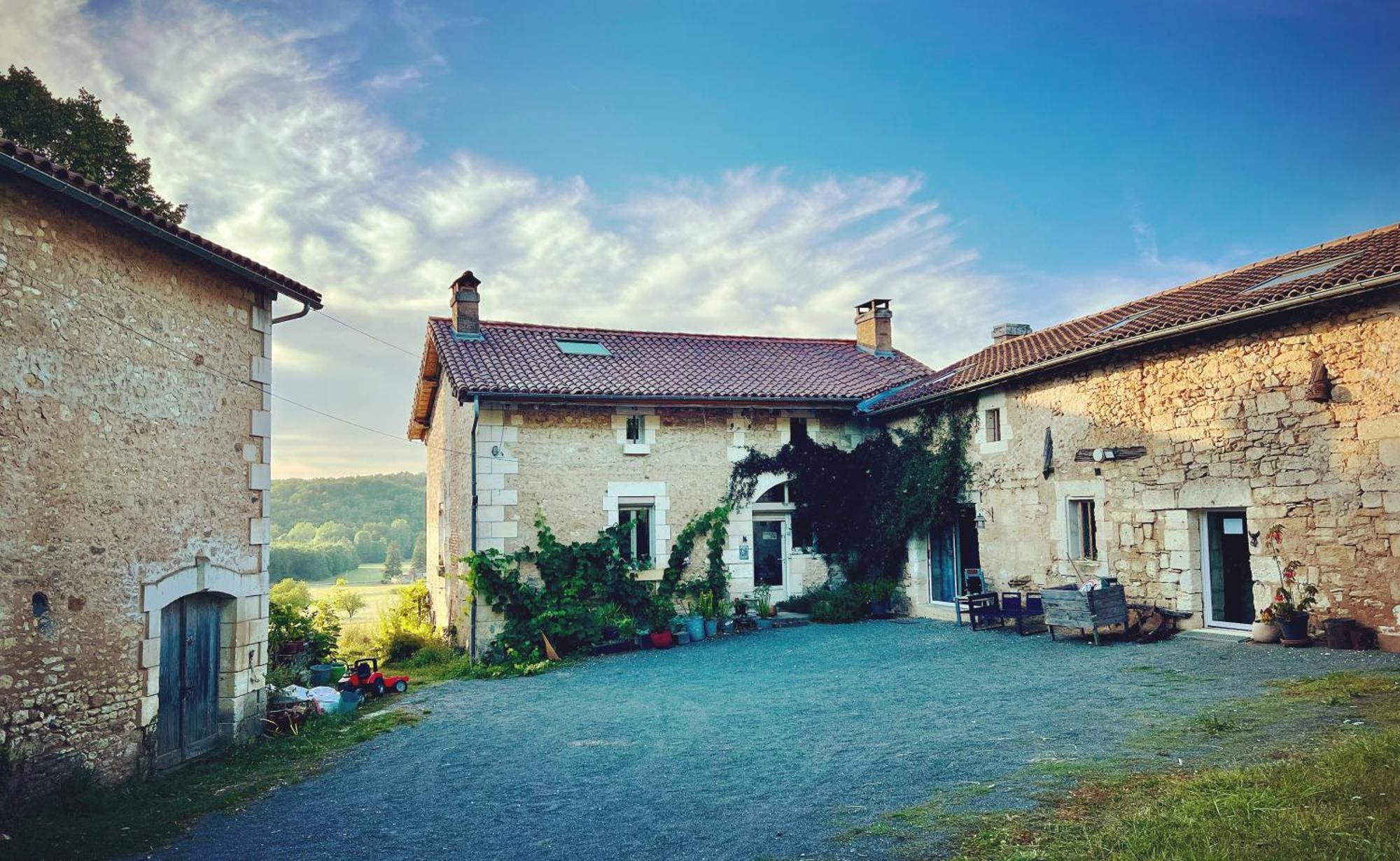 Ferme Gite Le Coeur Des Petits Chenes Saint-Pierre-de-Côle Extérieur photo